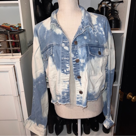 🚨50%off📦Wlild Fable Bleached Stretch Denim Jacket - Oversized - Picture 4 of 5